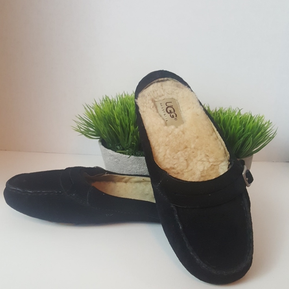 LAST CHANCE! CLOSET CLOSING! UGG Mules